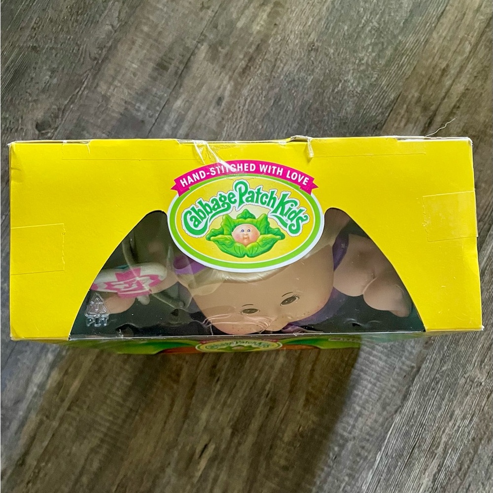 Cabbage Patch Doll New in Box - Picture 2 of 7